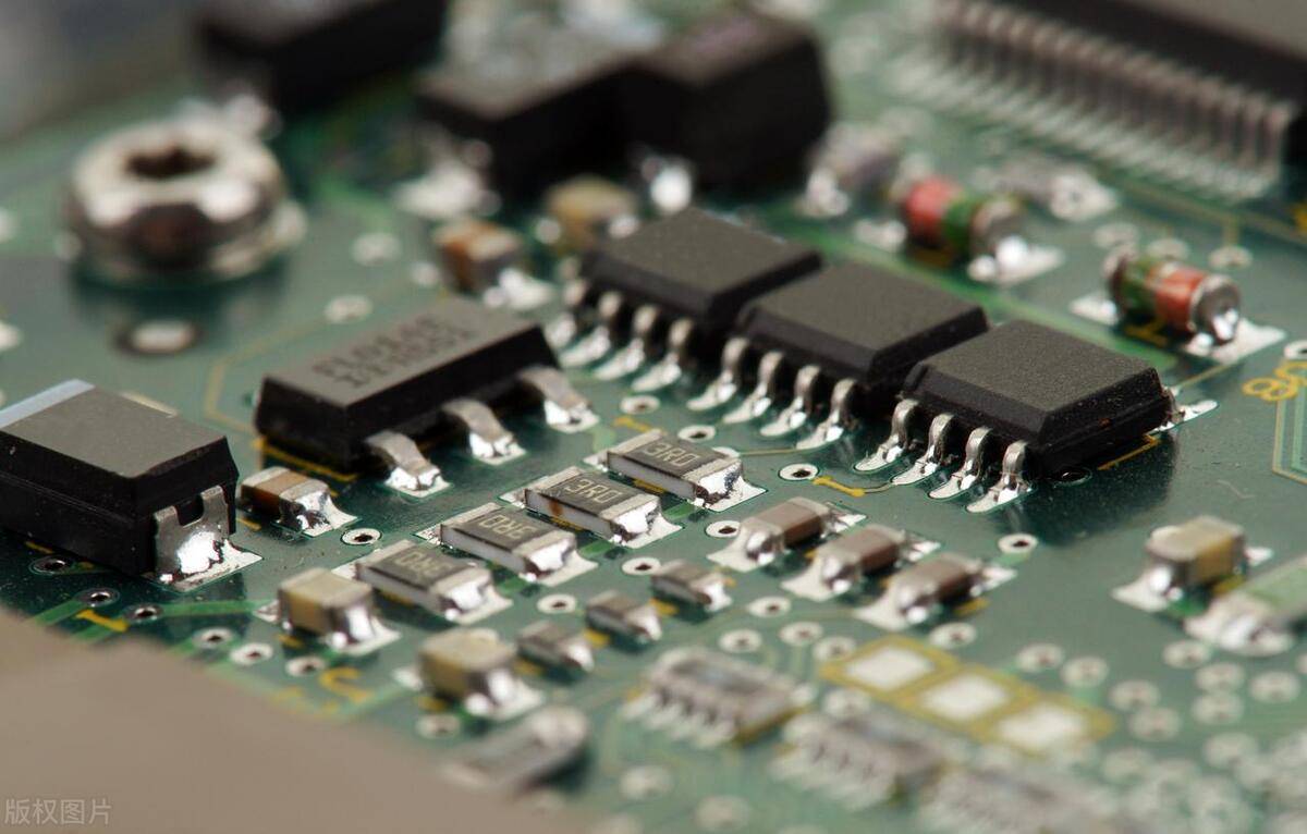 中國集成電路行業面臨的挑戰及機遇分析_企業_芯片_技術